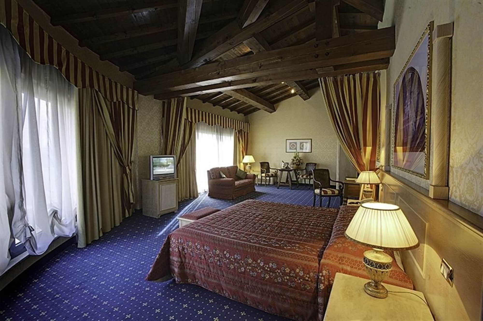 Hotel Orologio Ferrara Buitenkant foto