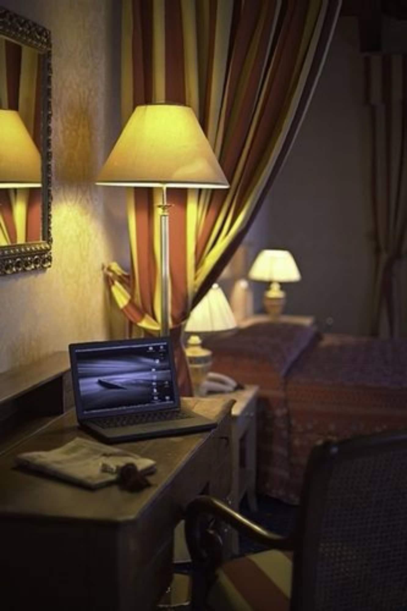 Hotel Orologio Ferrara Buitenkant foto