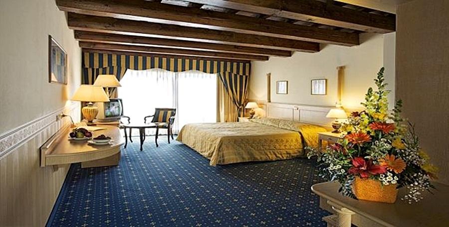 Hotel Orologio Ferrara Buitenkant foto