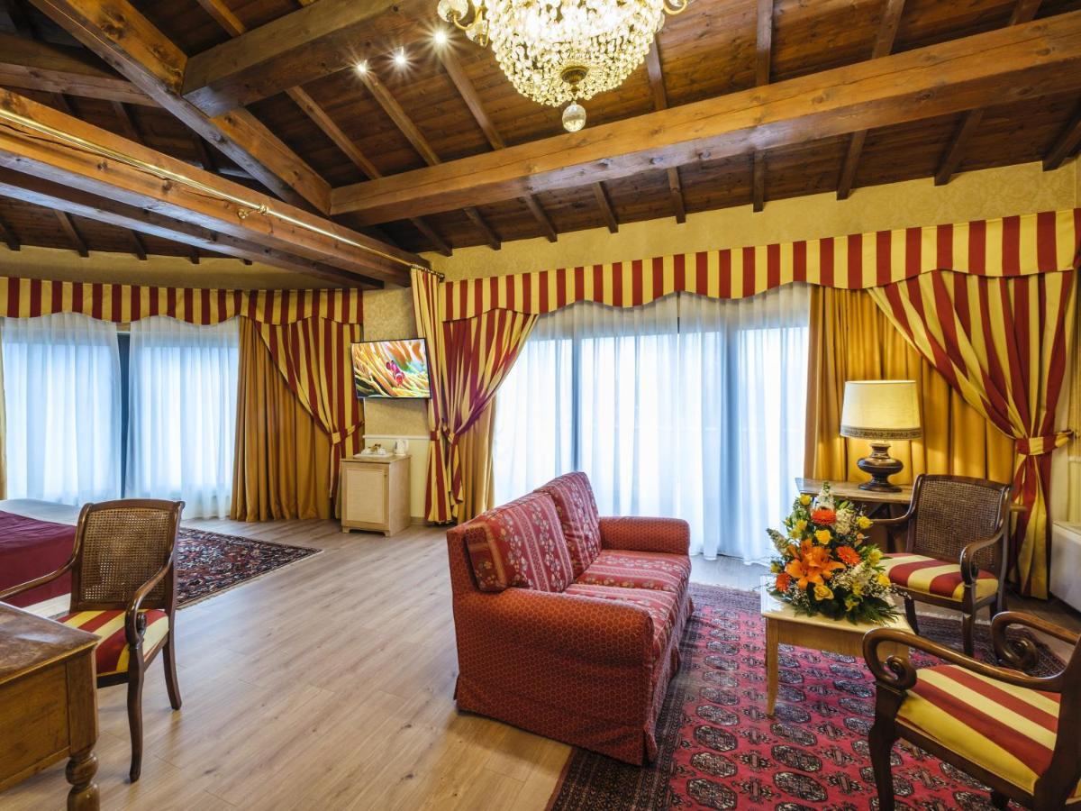 Hotel Orologio Ferrara Buitenkant foto