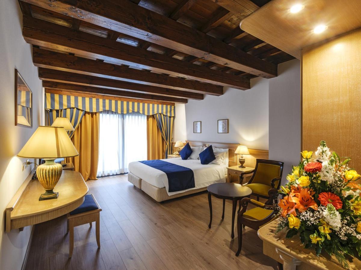 Hotel Orologio Ferrara Buitenkant foto